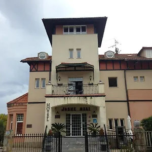  Hotel Joshe Mari